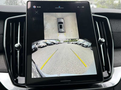 2026 Volvo XC90 Plug-In Hybrid Ultra Dark Theme