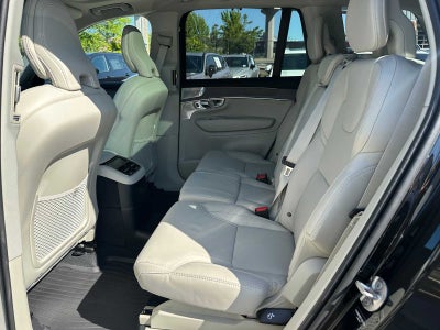 2026 Volvo XC90 Plug-In Hybrid Ultra Dark Theme