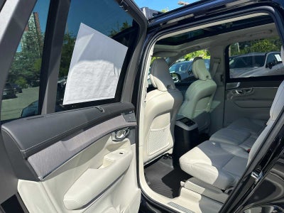 2026 Volvo XC90 Plug-In Hybrid Ultra Dark Theme