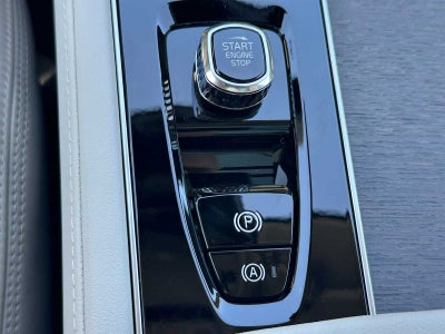 2026 Volvo XC90 Plug-In Hybrid Ultra Dark Theme