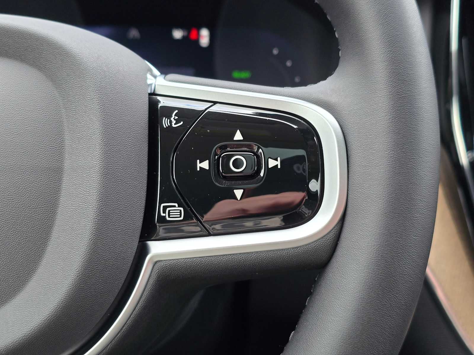 2026 Volvo XC60 Plug-In Hybrid Plus