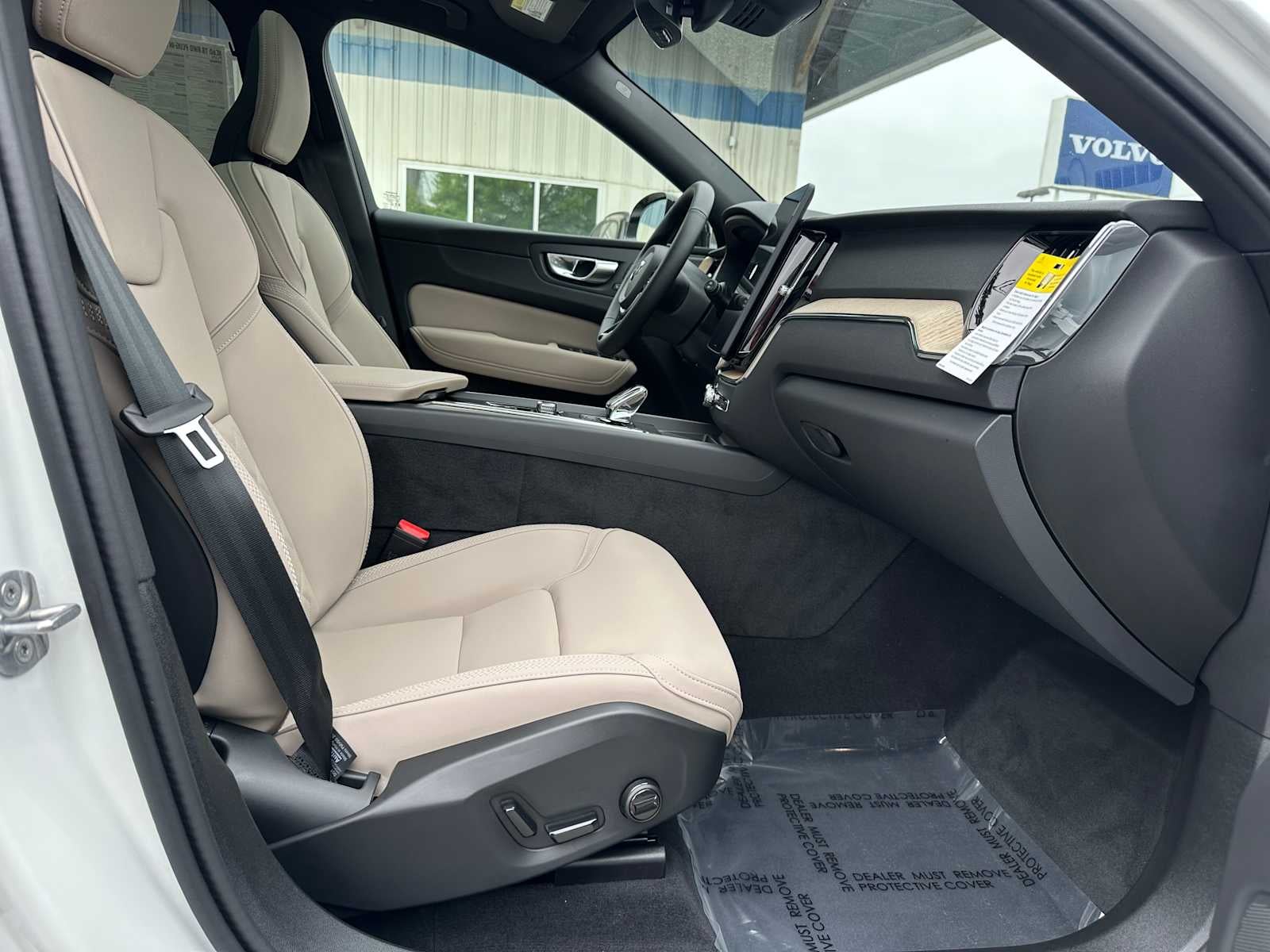 2026 Volvo XC60 Plug-In Hybrid Plus
