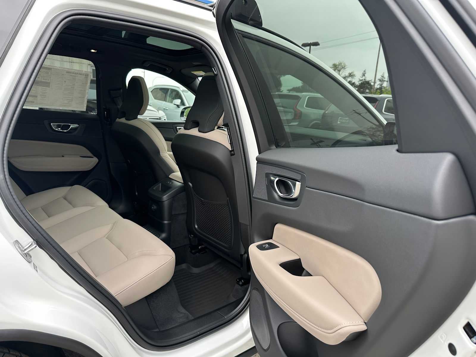 2026 Volvo XC60 Plug-In Hybrid Plus