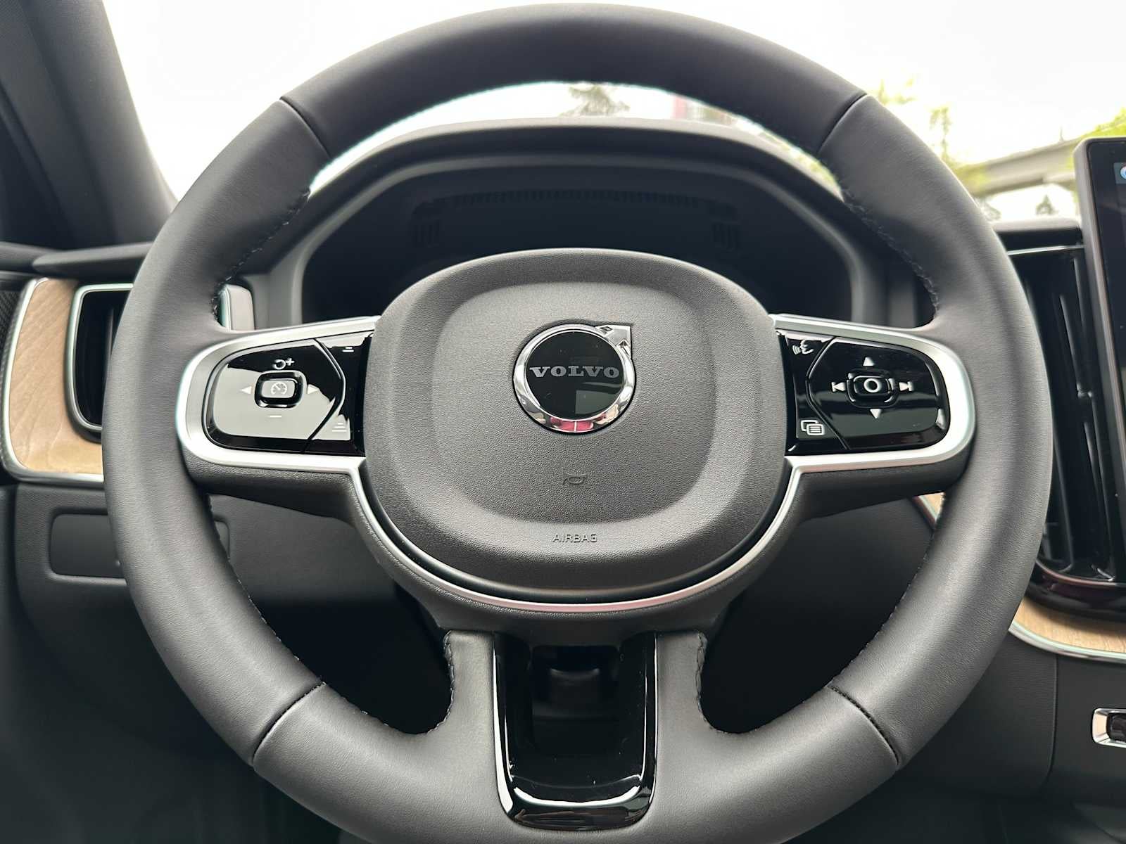 2026 Volvo XC60 Plug-In Hybrid Plus