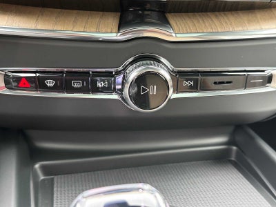 2026 Volvo XC60 Plug-In Hybrid Plus