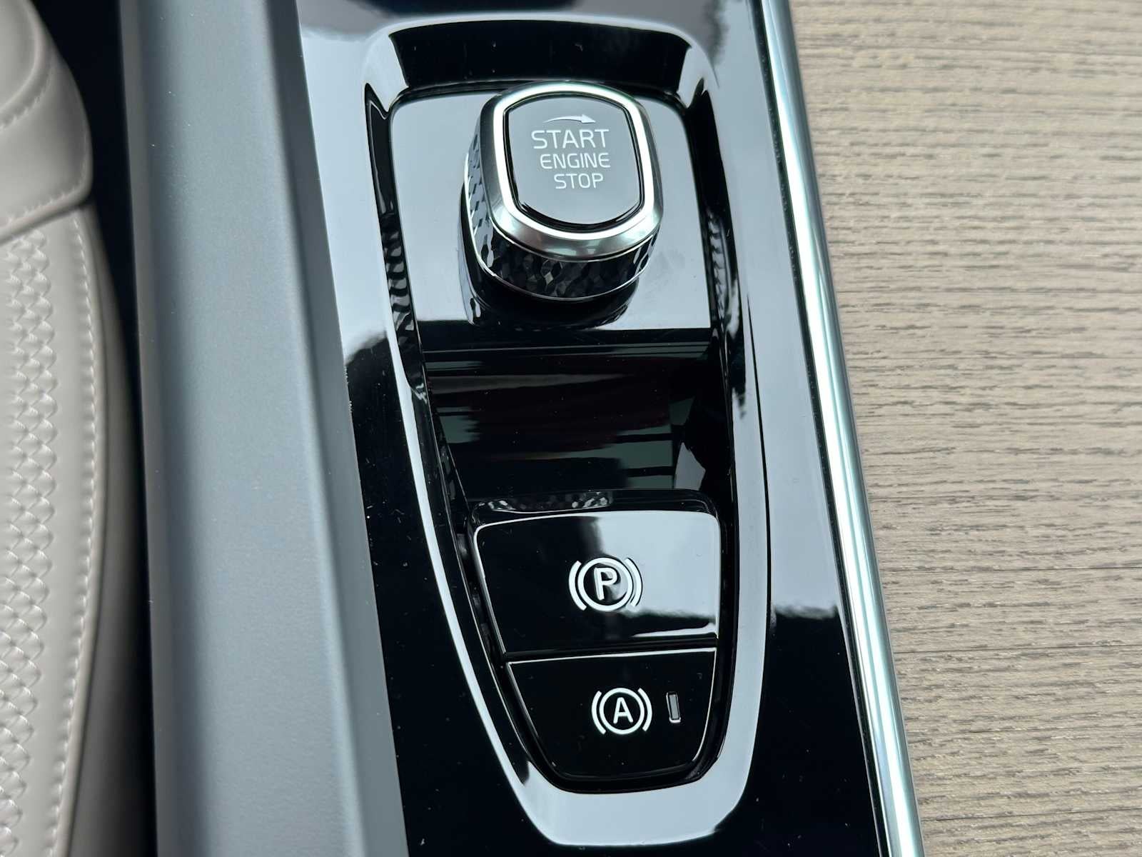 2026 Volvo XC60 Plug-In Hybrid Plus
