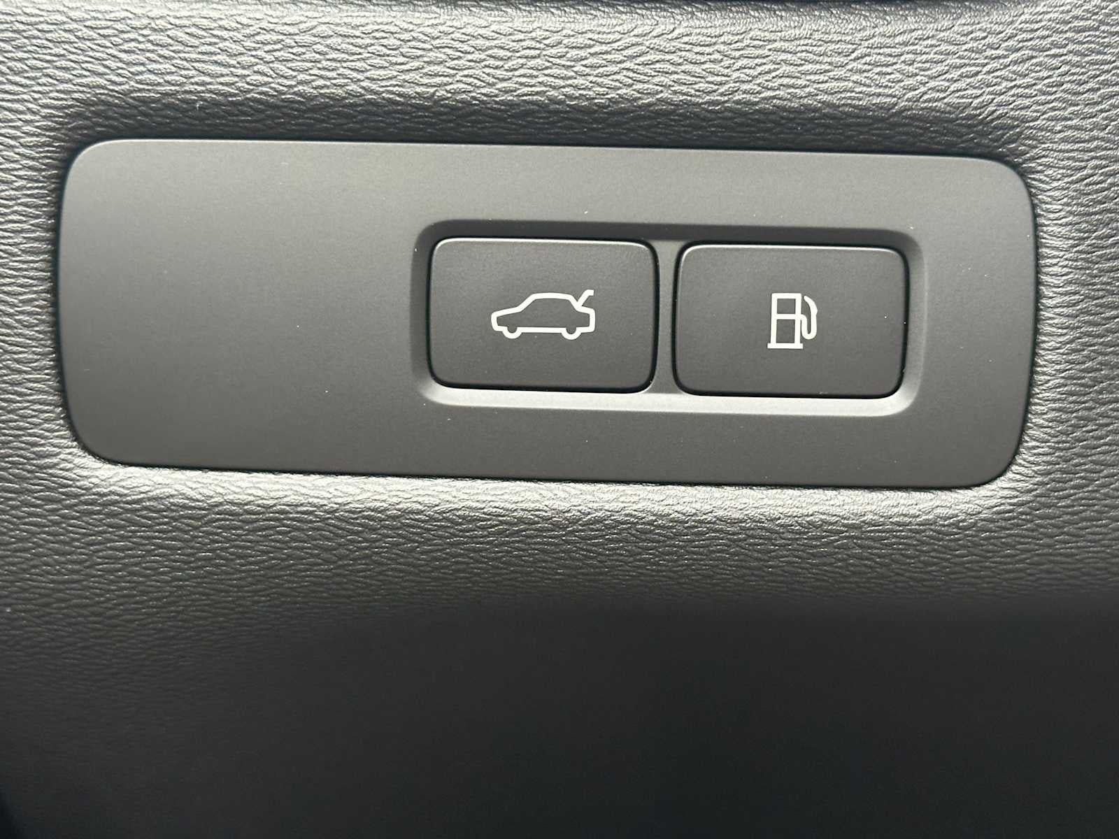 2026 Volvo XC60 Plug-In Hybrid Plus
