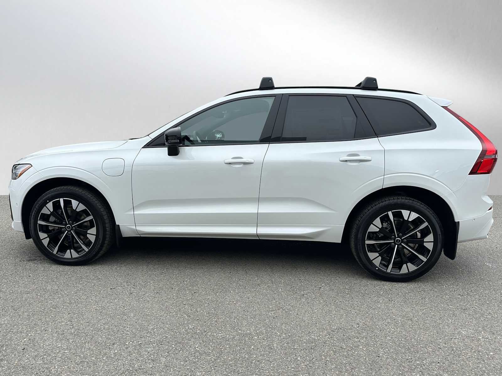 2026 Volvo XC60 Plug-In Hybrid Plus