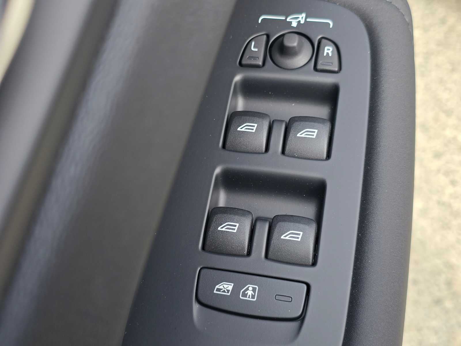 2026 Volvo XC60 Plug-In Hybrid Plus