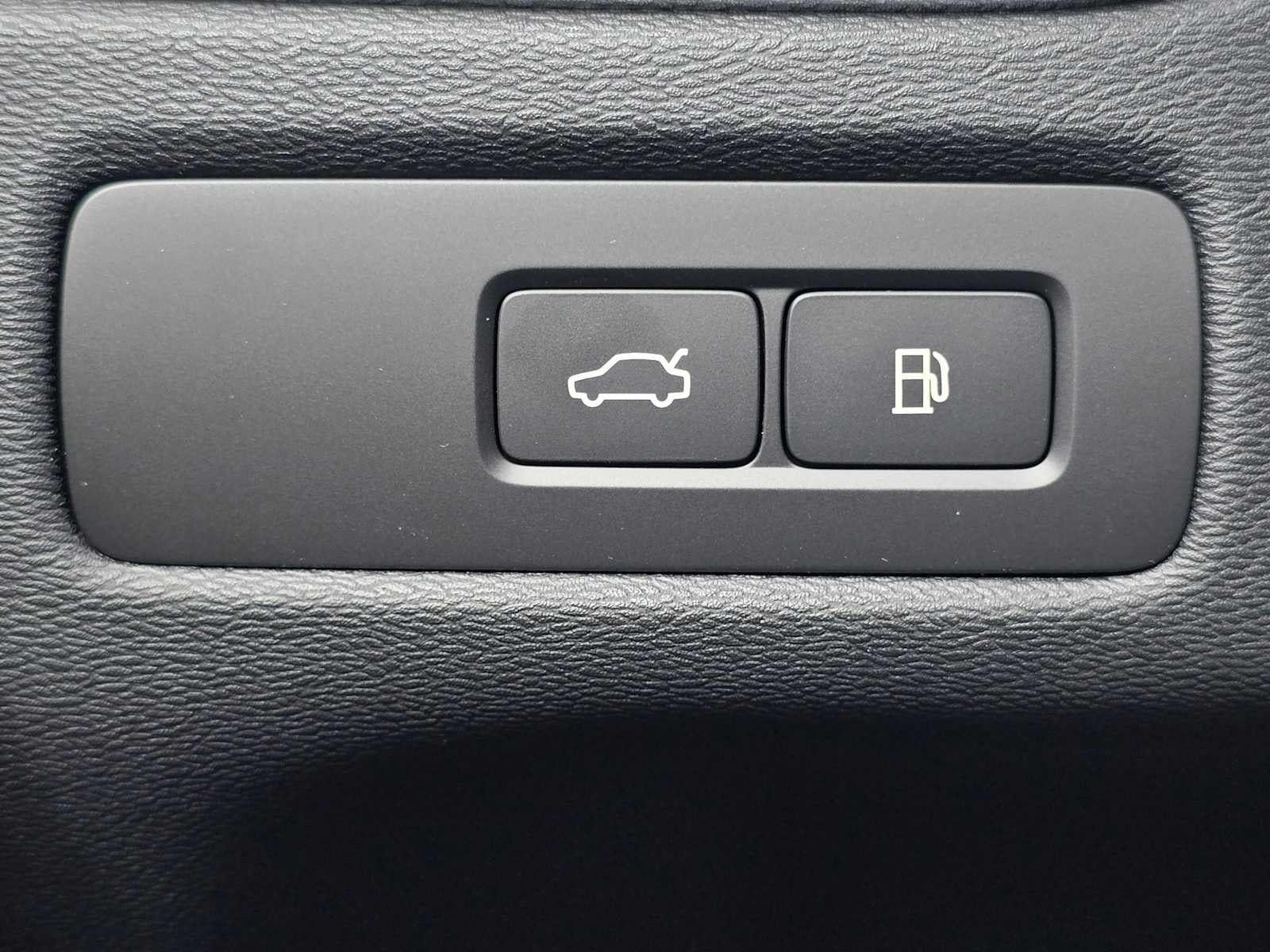 2026 Volvo XC60 Plug-In Hybrid Plus
