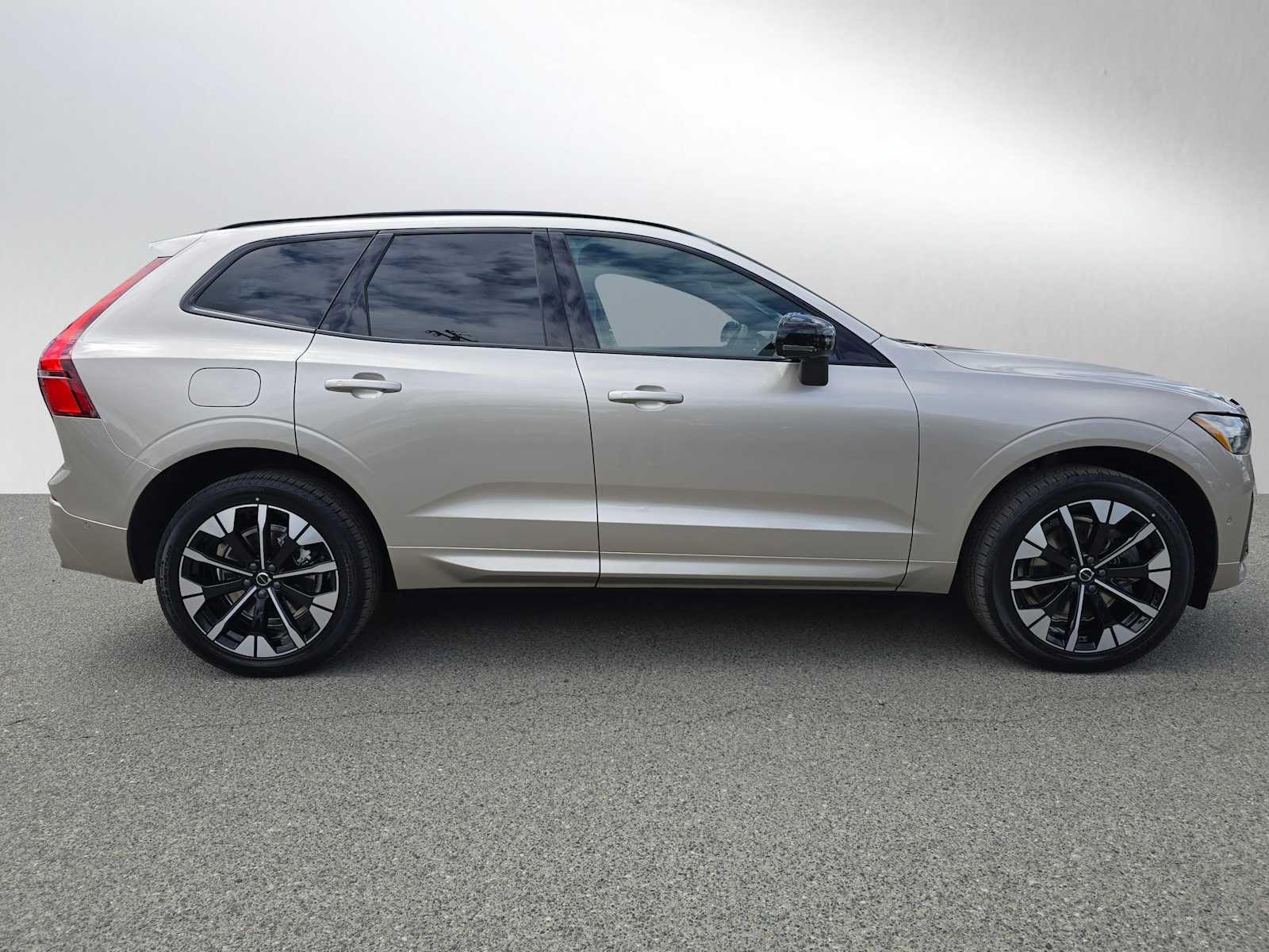 2026 Volvo XC60 Plug-In Hybrid Plus