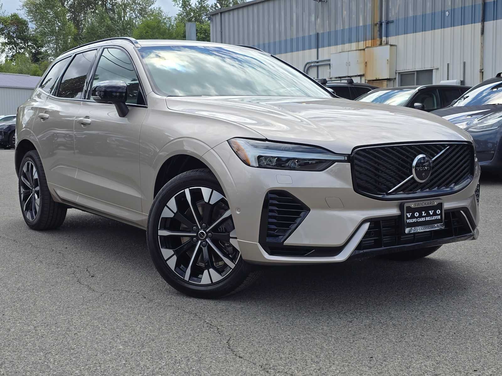 2026 Volvo XC60 Plug-In Hybrid Plus