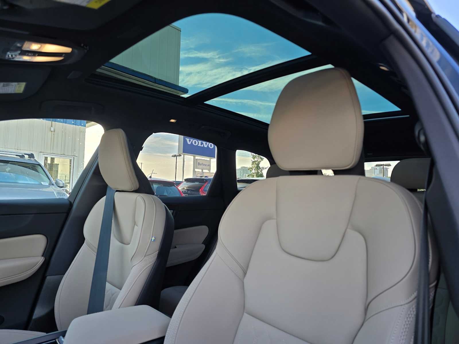 2026 Volvo XC60 Plug-In Hybrid Plus