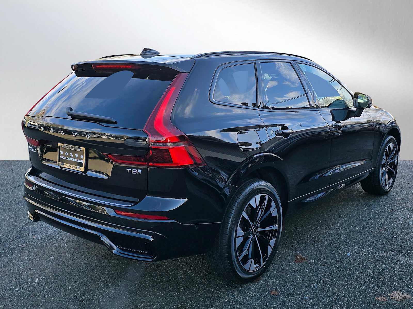2026 Volvo XC60 Plug-In Hybrid Plus