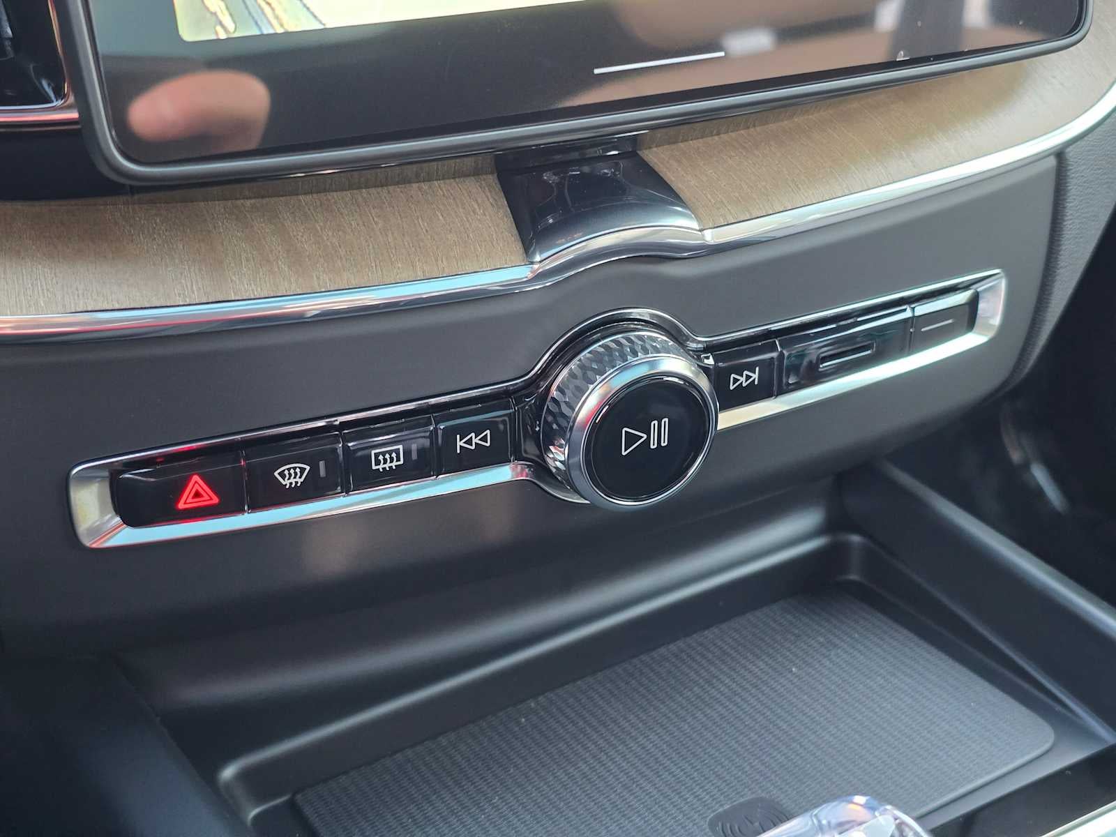 2026 Volvo XC60 Plug-In Hybrid Plus