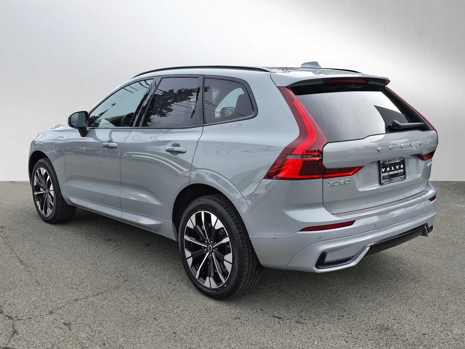 2026 Volvo XC60 Plug-In Hybrid Plus
