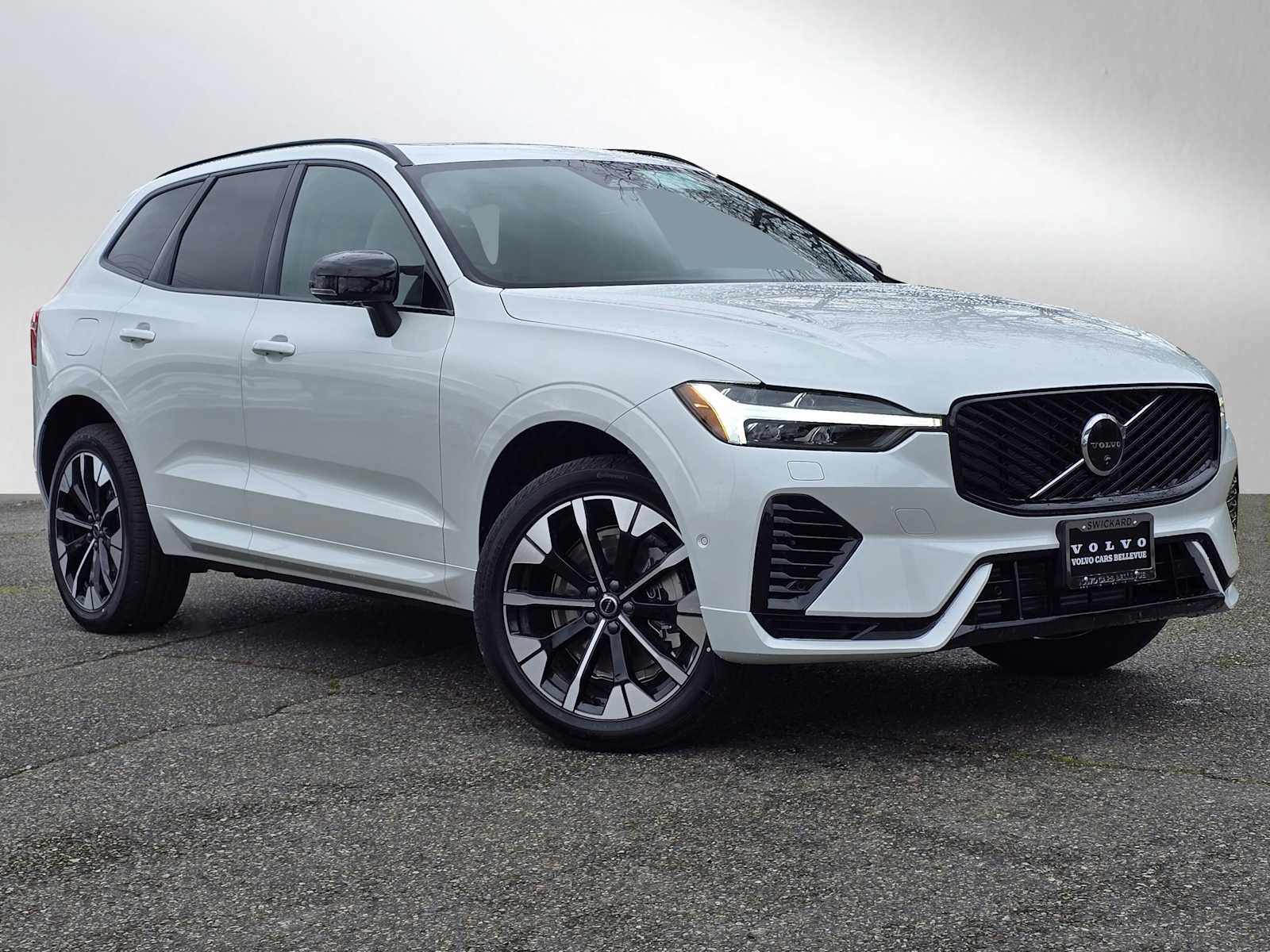 2026 Volvo XC60 Plug-In Hybrid Plus