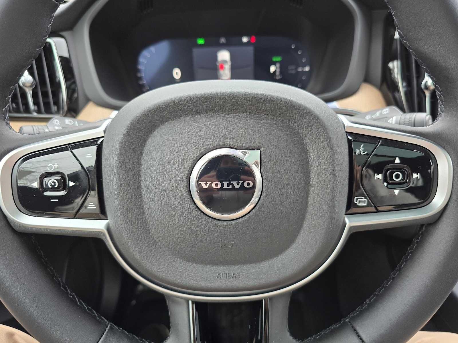 2026 Volvo XC60 Plug-In Hybrid Plus