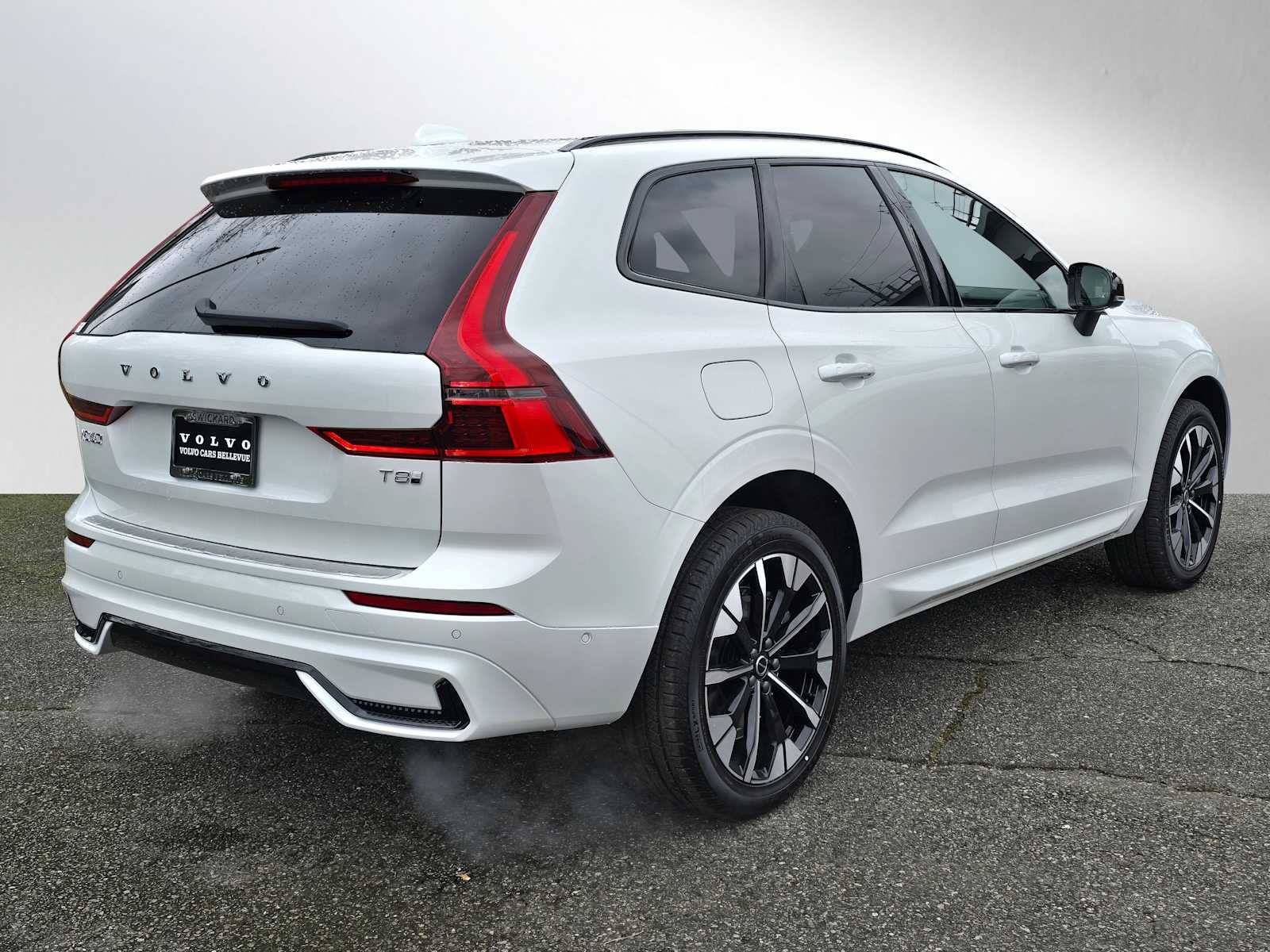 2026 Volvo XC60 Plug-In Hybrid Plus