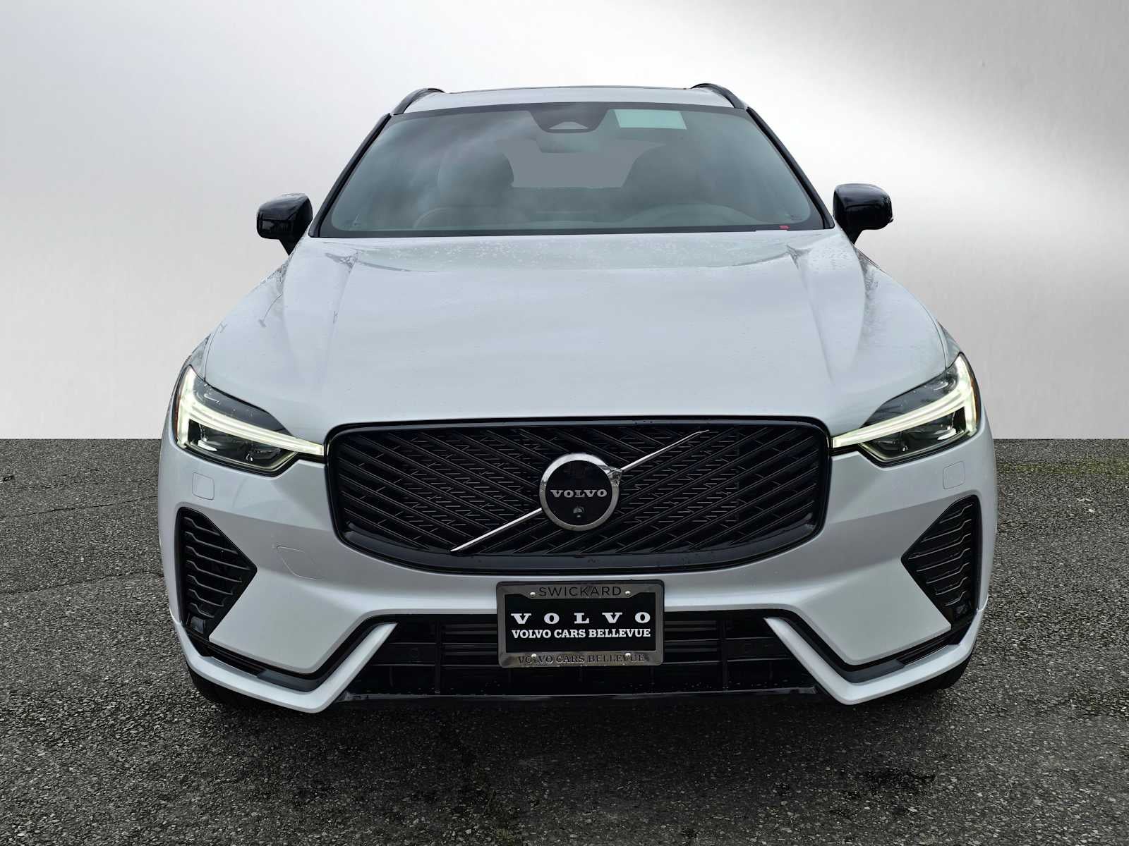 2026 Volvo XC60 Plug-In Hybrid Plus