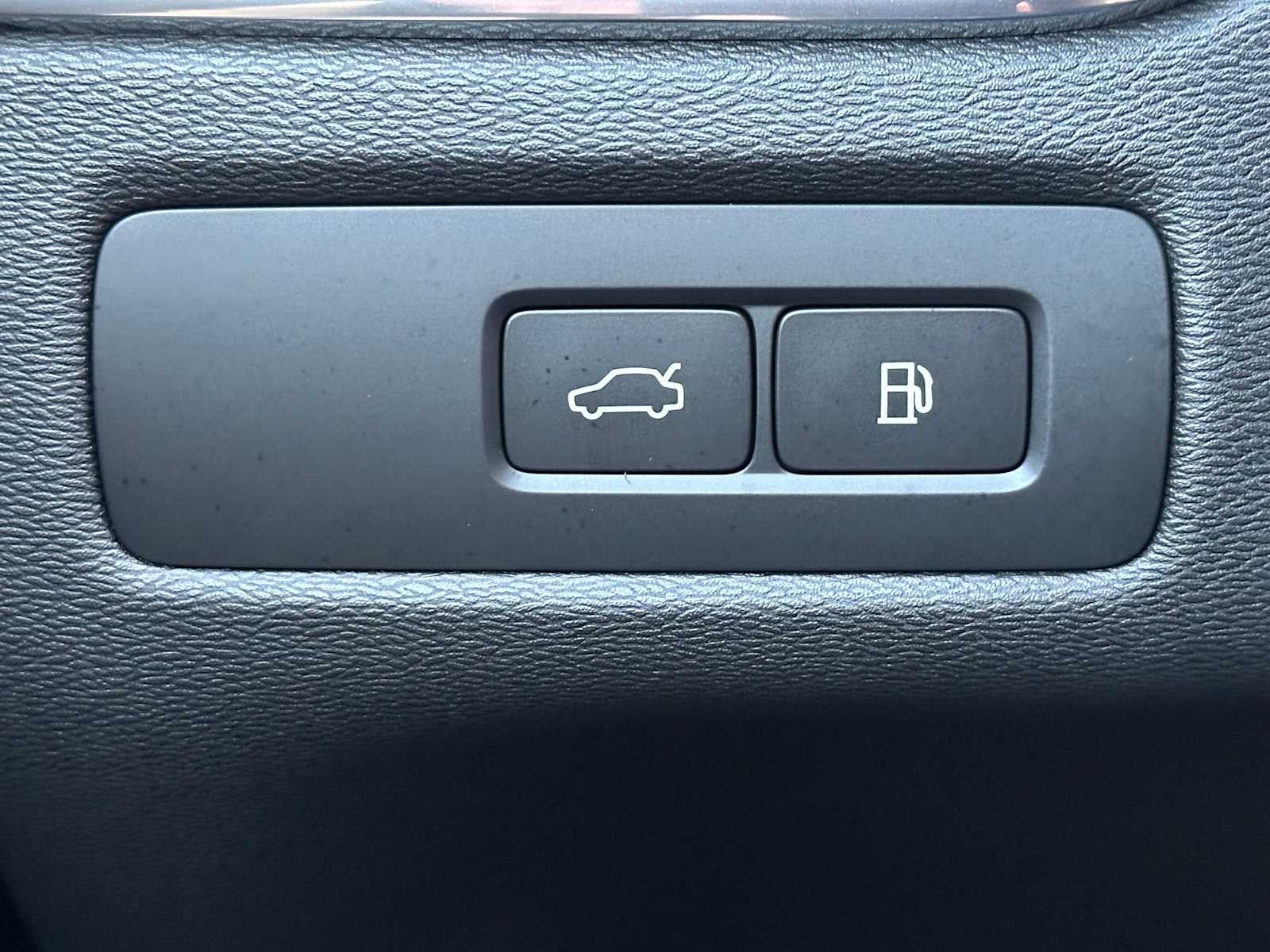 2026 Volvo XC60 Plug-In Hybrid Plus