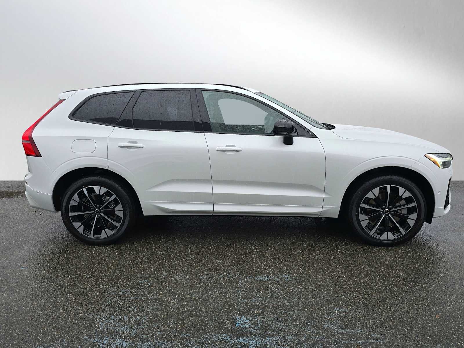 2026 Volvo XC60 Plug-In Hybrid Plus