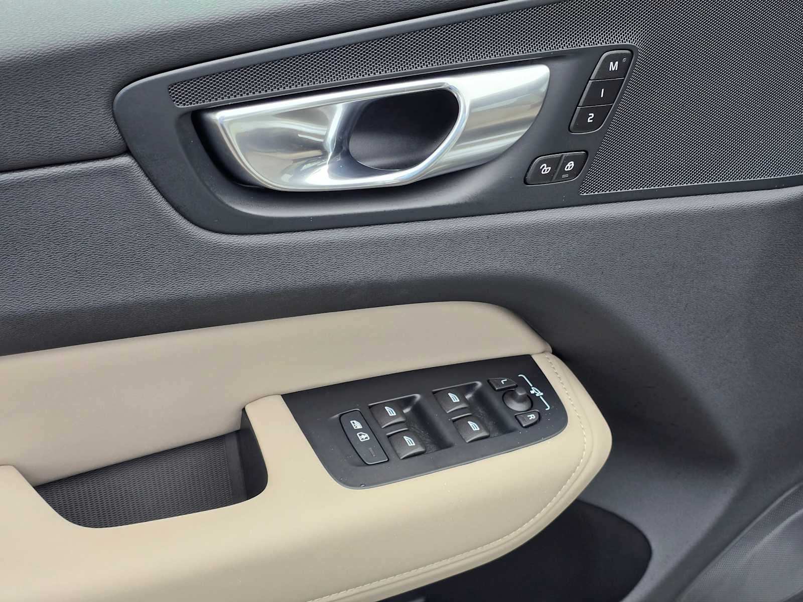2026 Volvo XC60 Plug-In Hybrid Plus