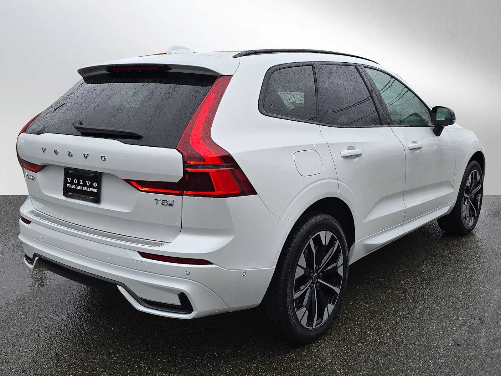 2026 Volvo XC60 Plug-In Hybrid Plus