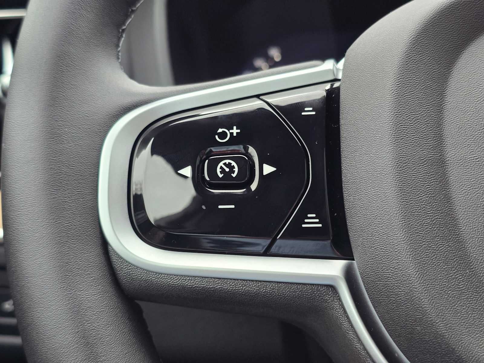 2026 Volvo XC60 Plug-In Hybrid Plus