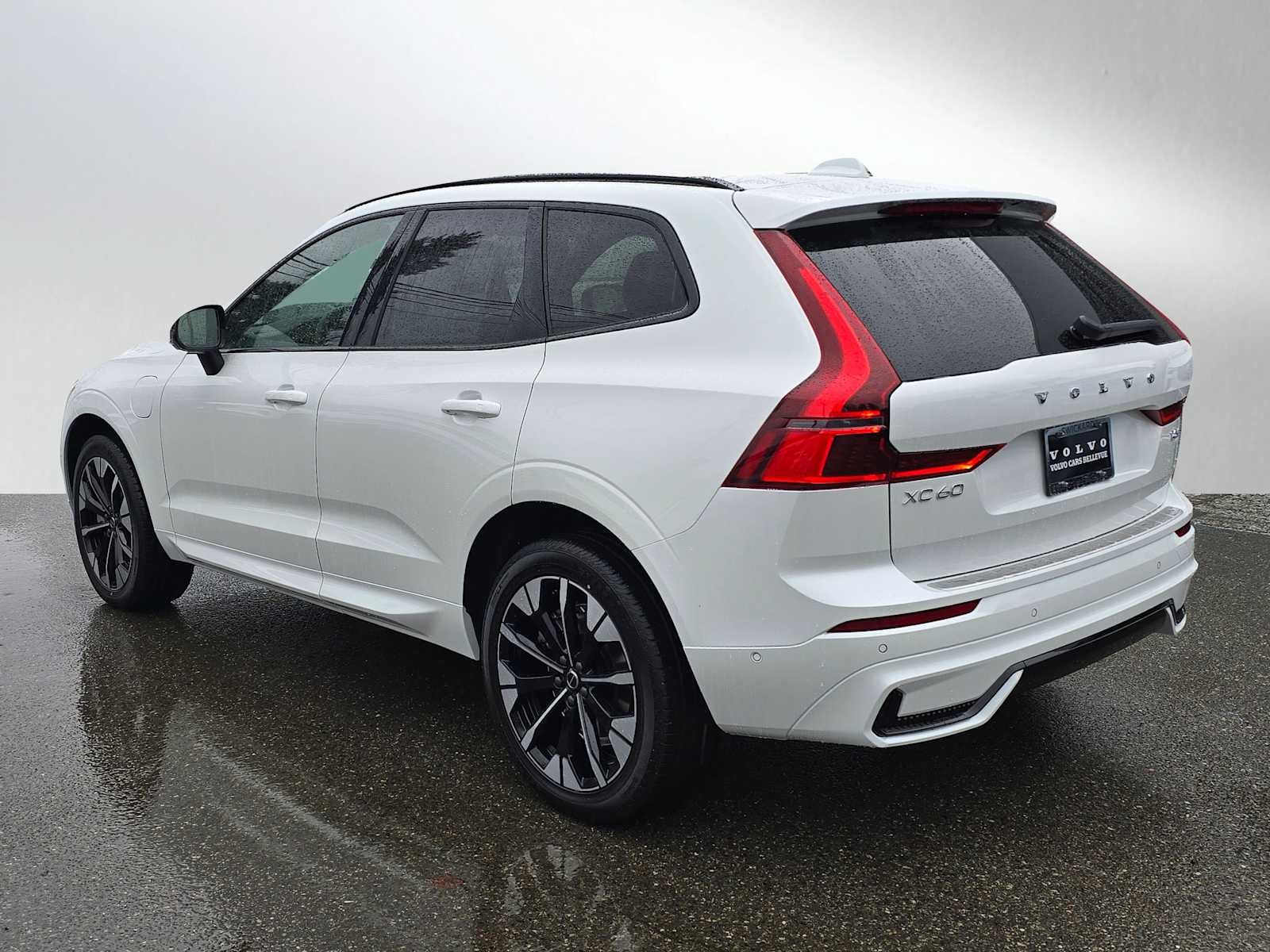 2026 Volvo XC60 Plug-In Hybrid Plus