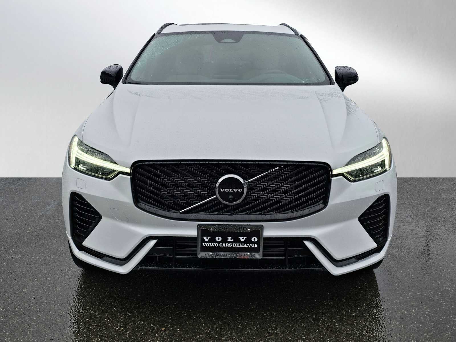 2026 Volvo XC60 Plug-In Hybrid Plus