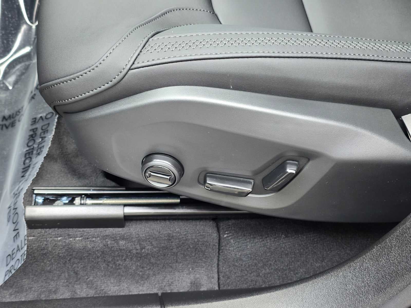 2026 Volvo XC60 Plug-In Hybrid Plus
