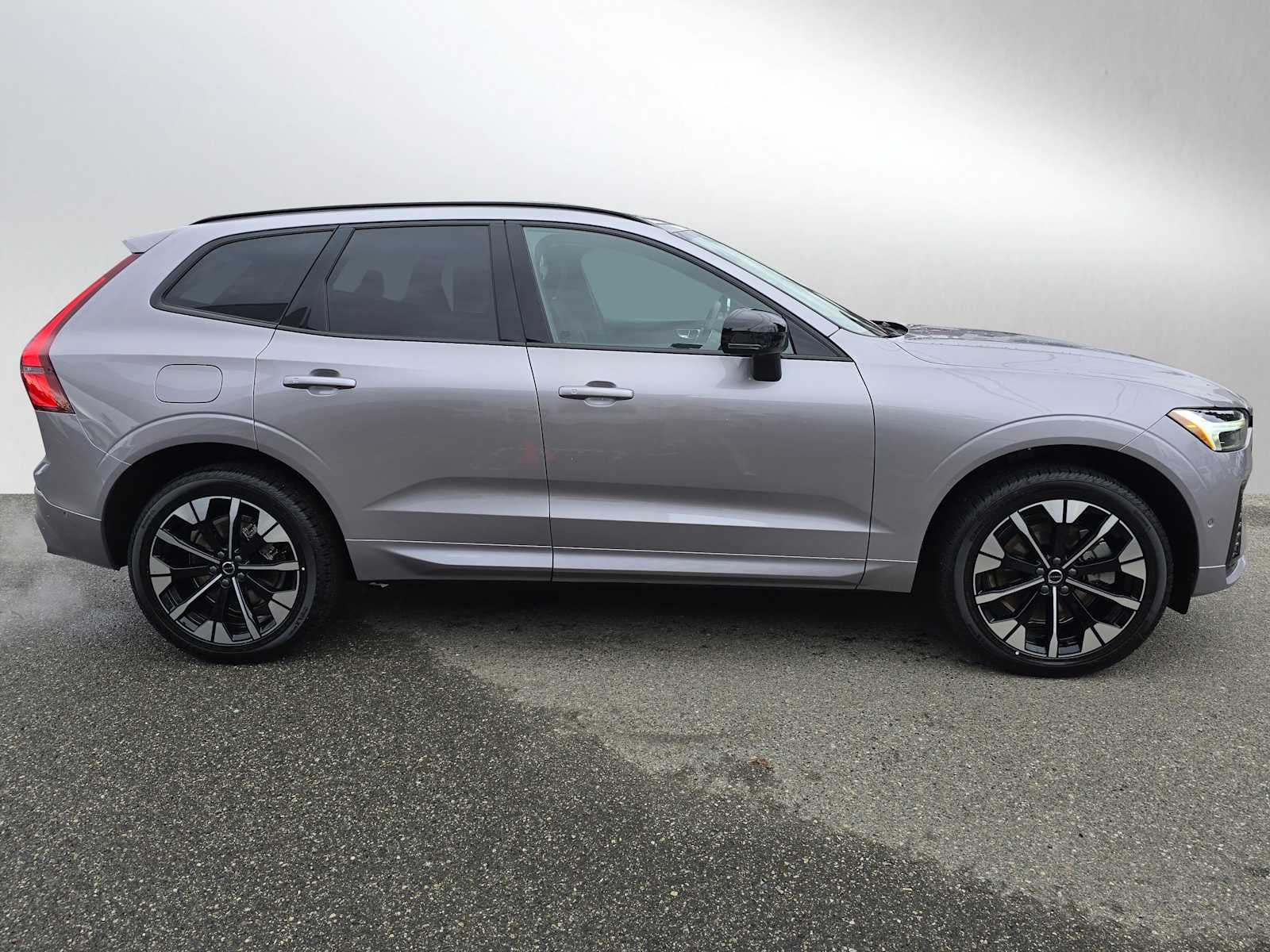 2026 Volvo XC60 Plug-In Hybrid Plus