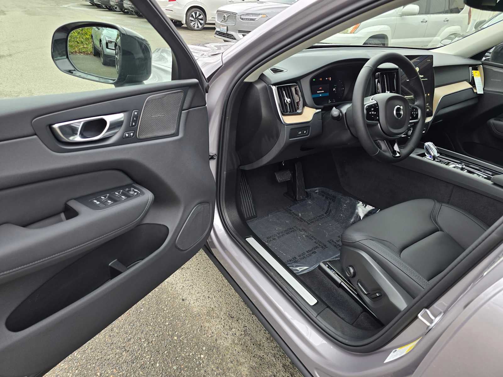 2026 Volvo XC60 Plug-In Hybrid Plus