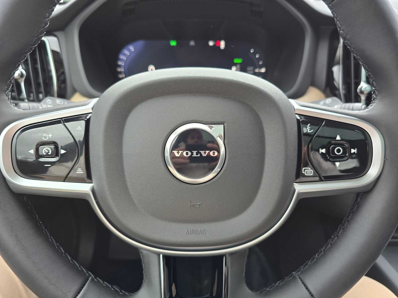 2026 Volvo XC60 Plug-In Hybrid Plus