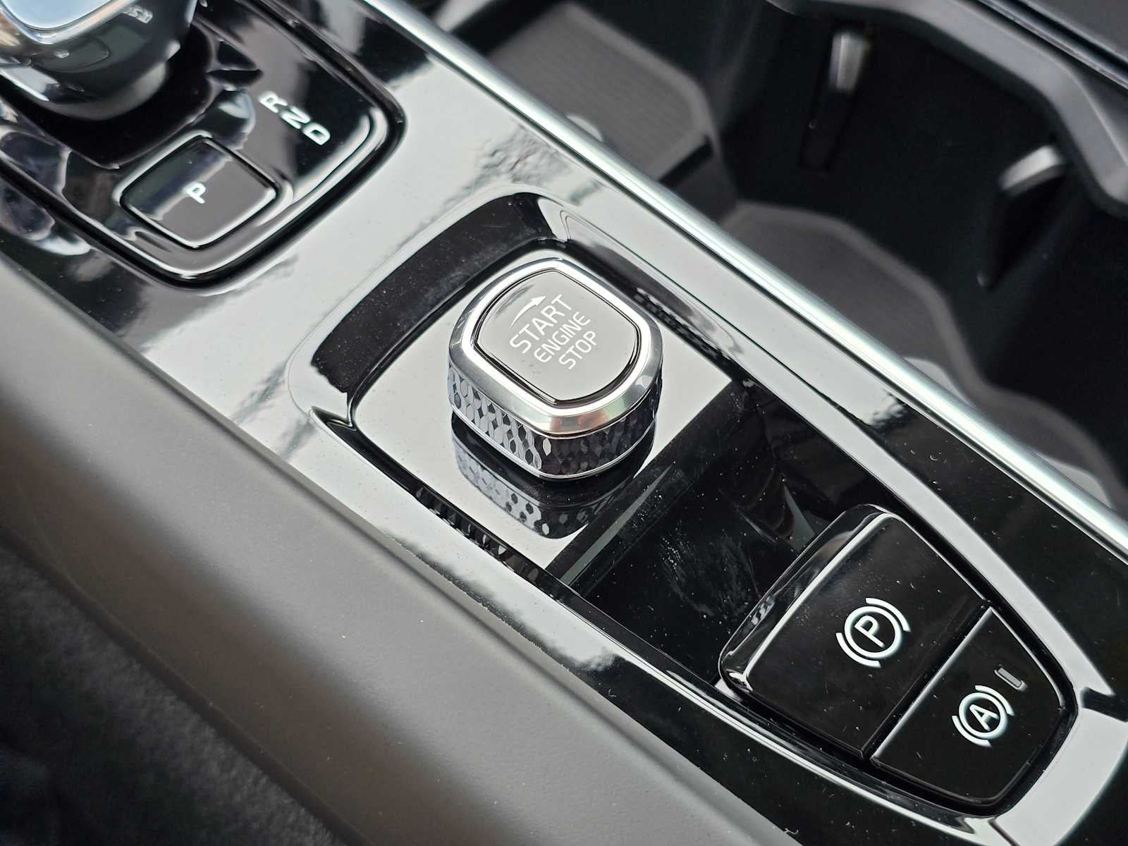 2026 Volvo XC60 Plug-In Hybrid Plus