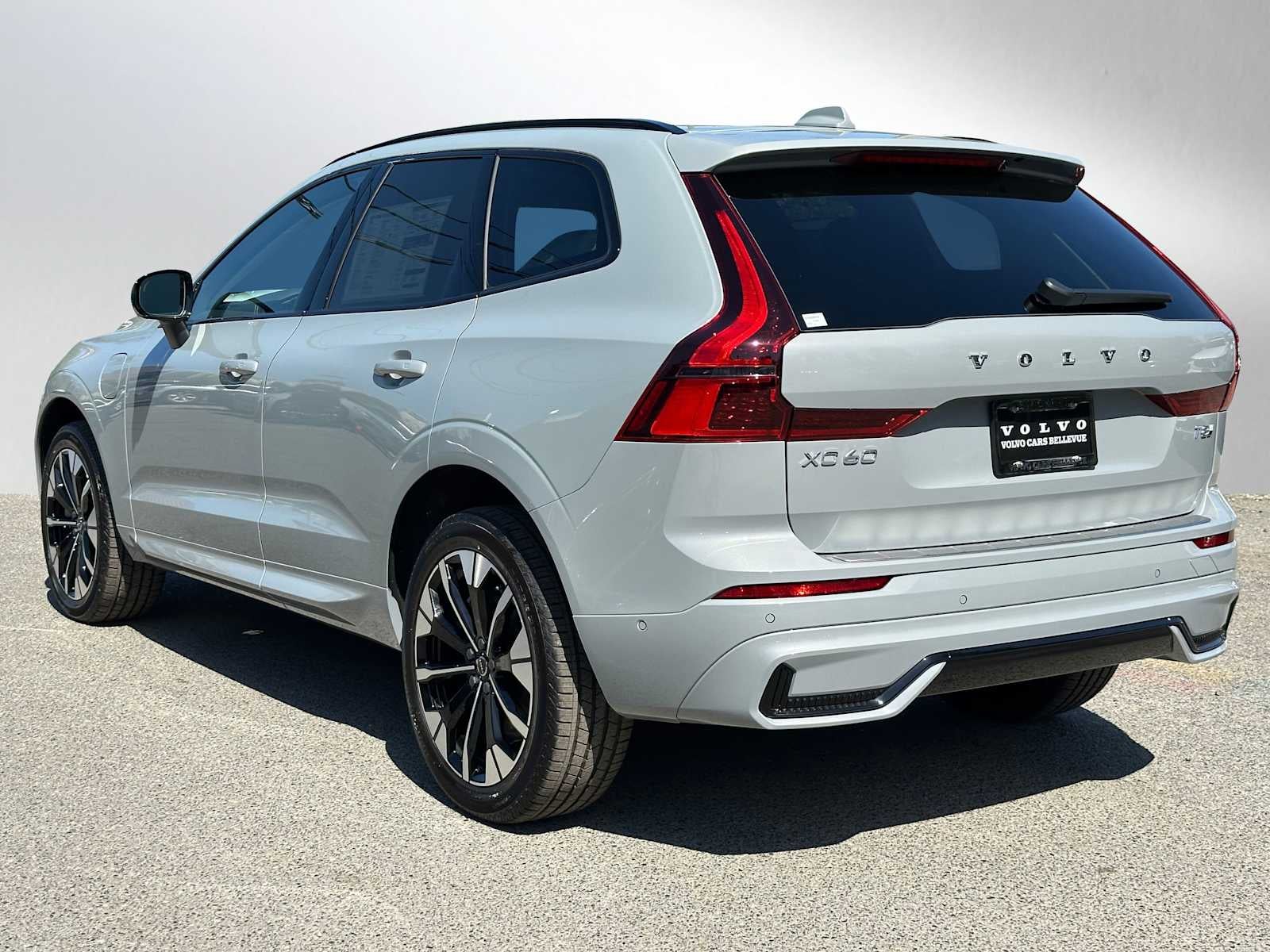 2026 Volvo XC60 Plug-In Hybrid Plus