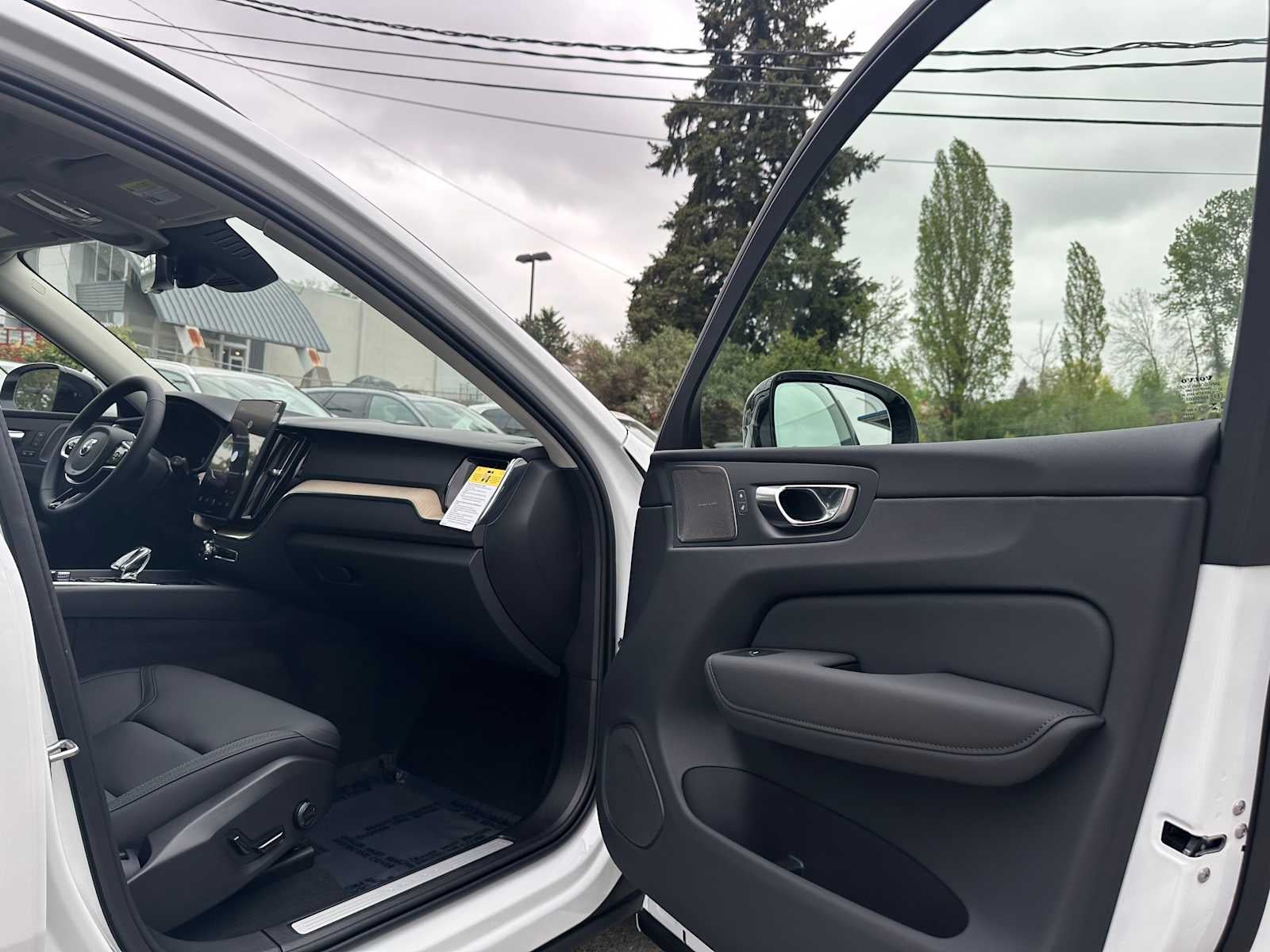 2026 Volvo XC60 Plug-In Hybrid Plus