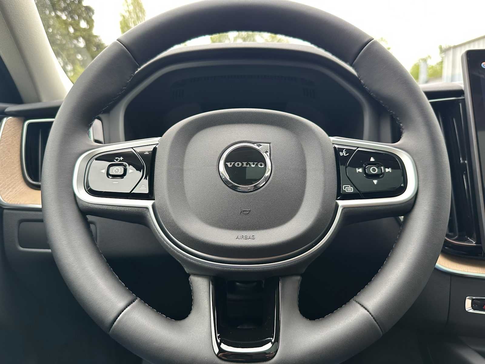 2026 Volvo XC60 Plug-In Hybrid Plus