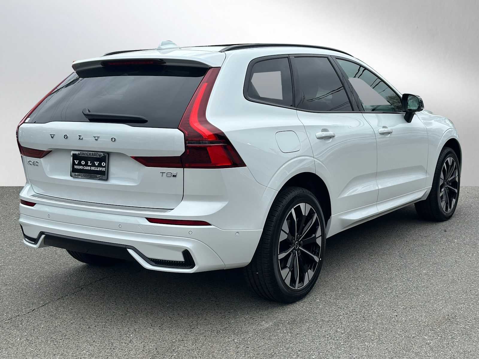 2026 Volvo XC60 Plug-In Hybrid Plus