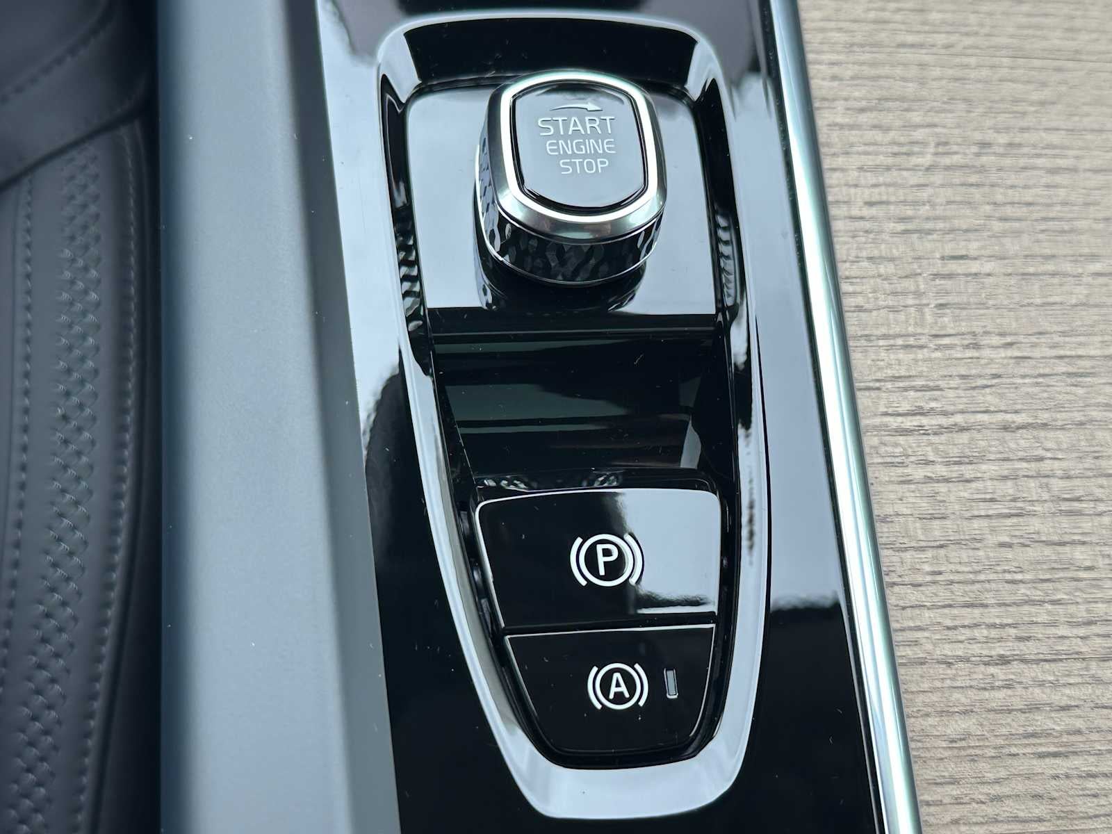 2026 Volvo XC60 Plug-In Hybrid Plus