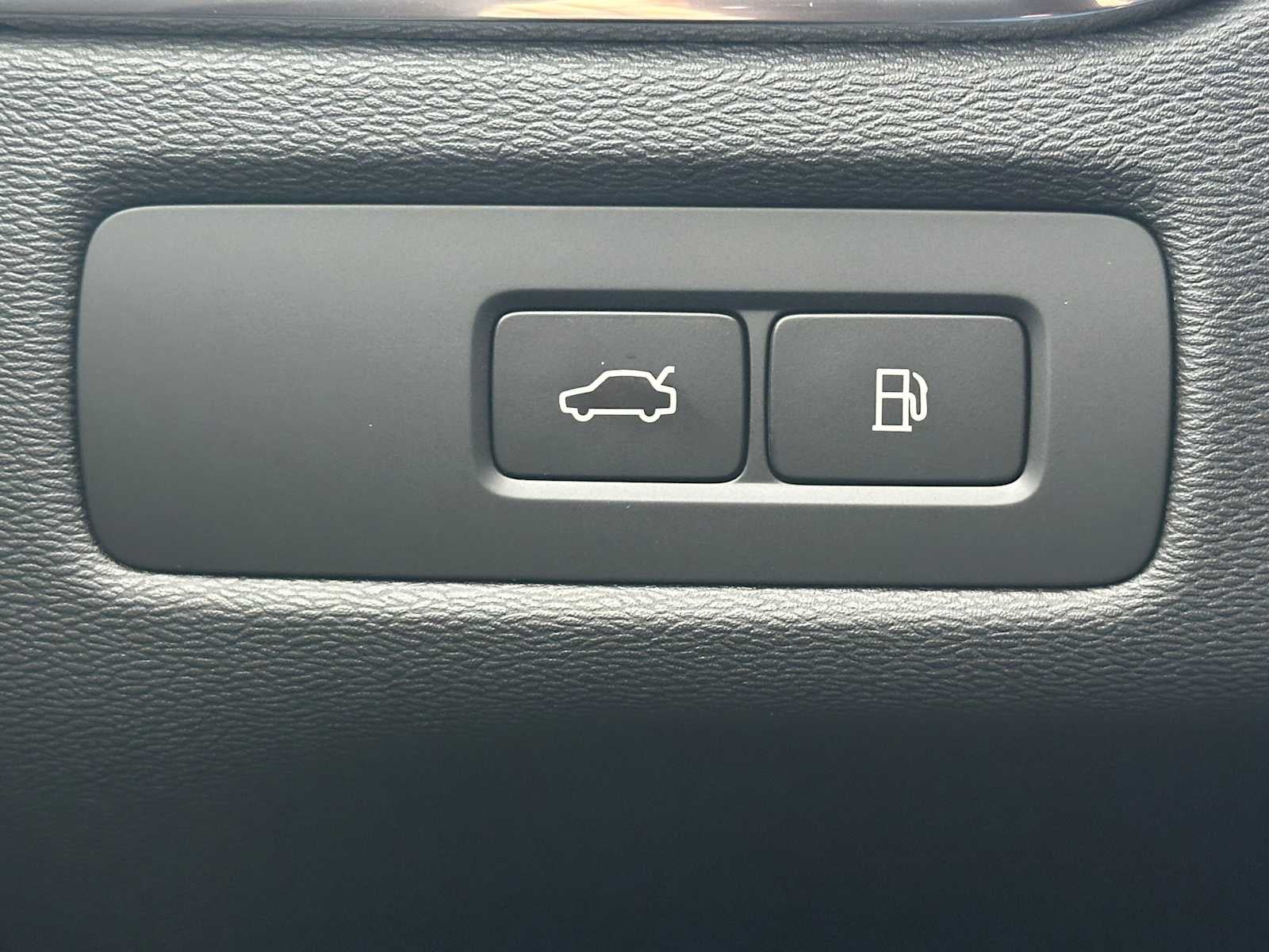 2026 Volvo XC60 Plug-In Hybrid Plus