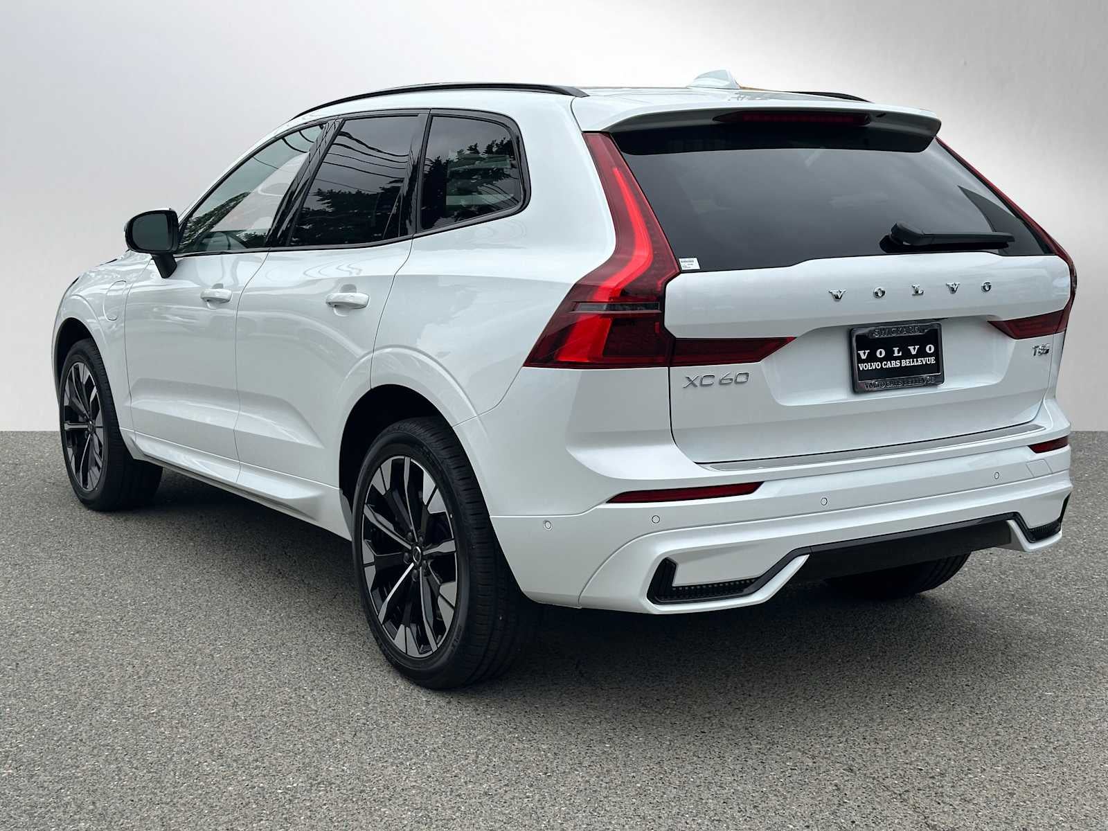 2026 Volvo XC60 Plug-In Hybrid Plus