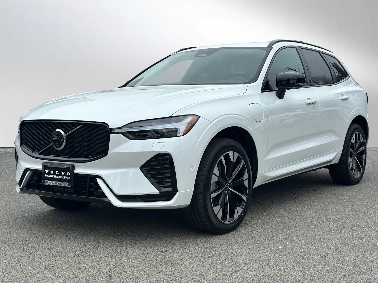 2026 Volvo XC60 Plug-In Hybrid Plus