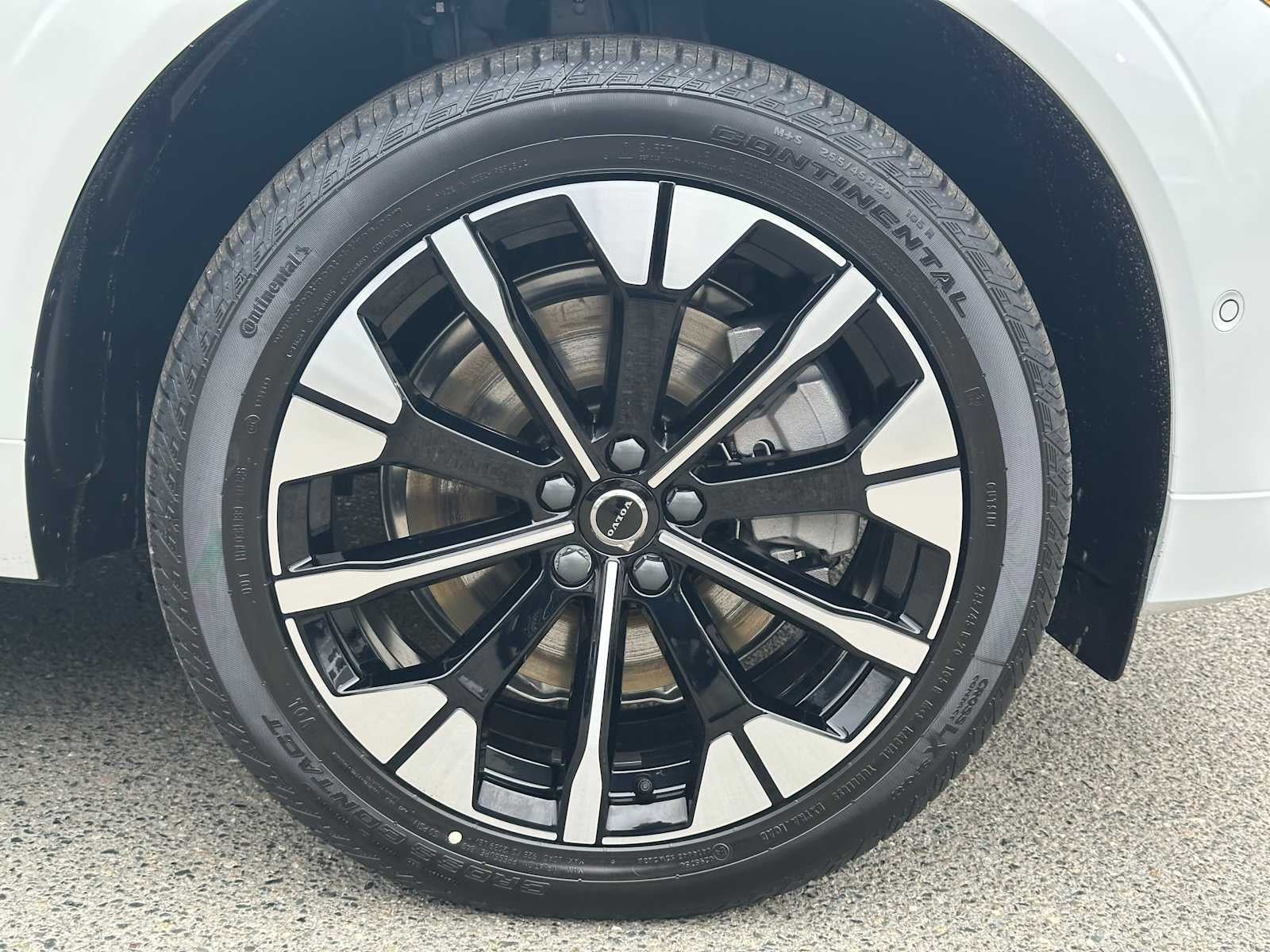 2026 Volvo XC60 Plug-In Hybrid Plus