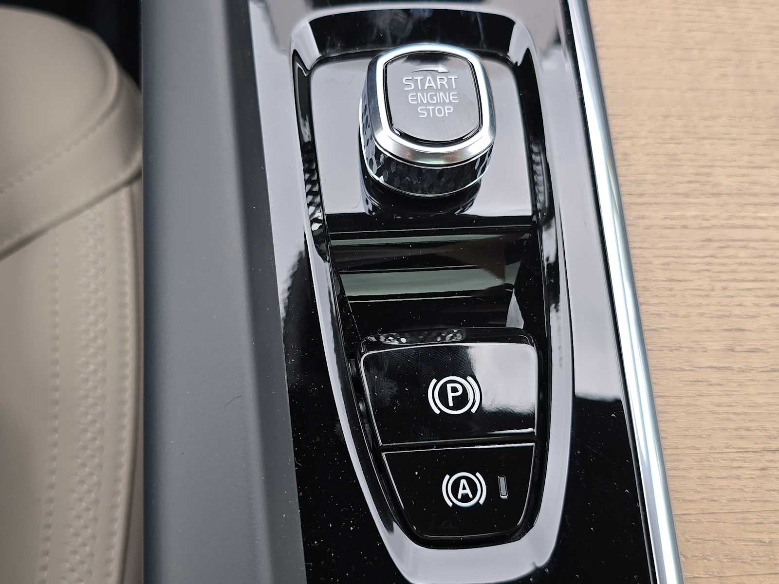 2026 Volvo XC60 Plug-In Hybrid Plus