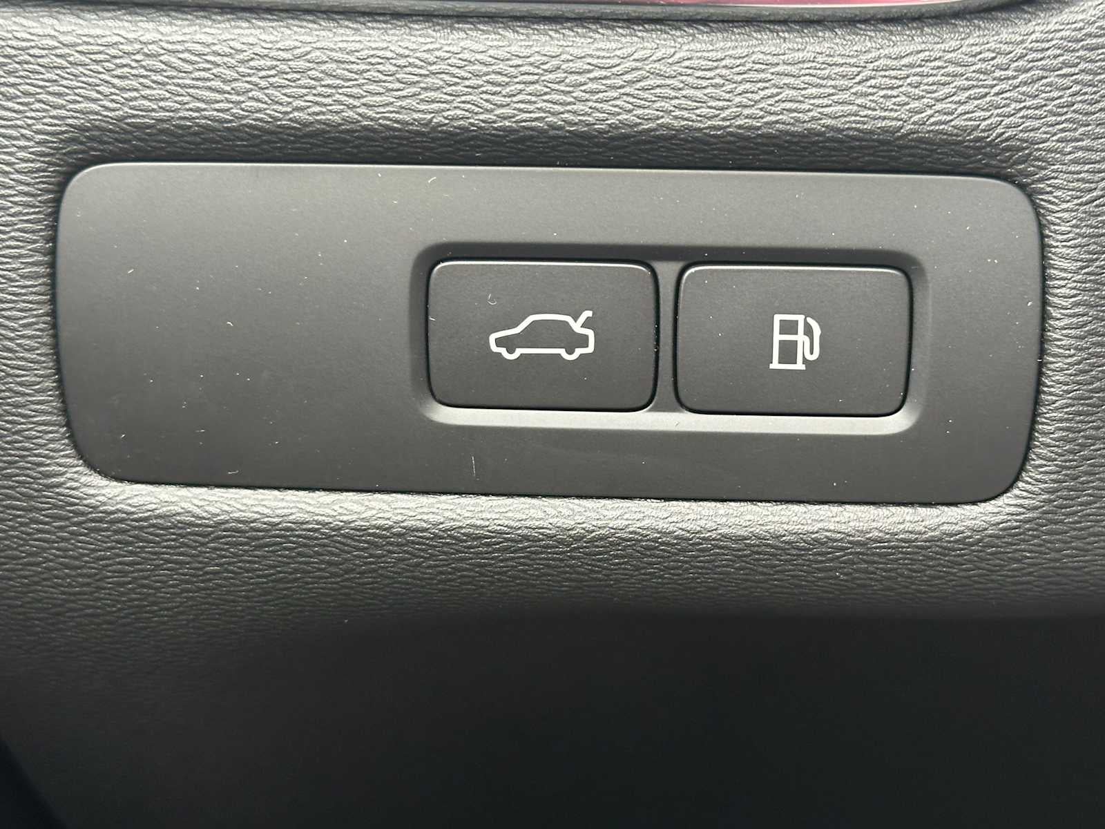 2026 Volvo XC60 Plug-In Hybrid Plus
