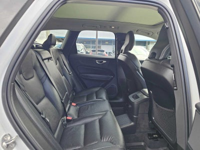 2025 Volvo XC60 Plug-In Hybrid Plus