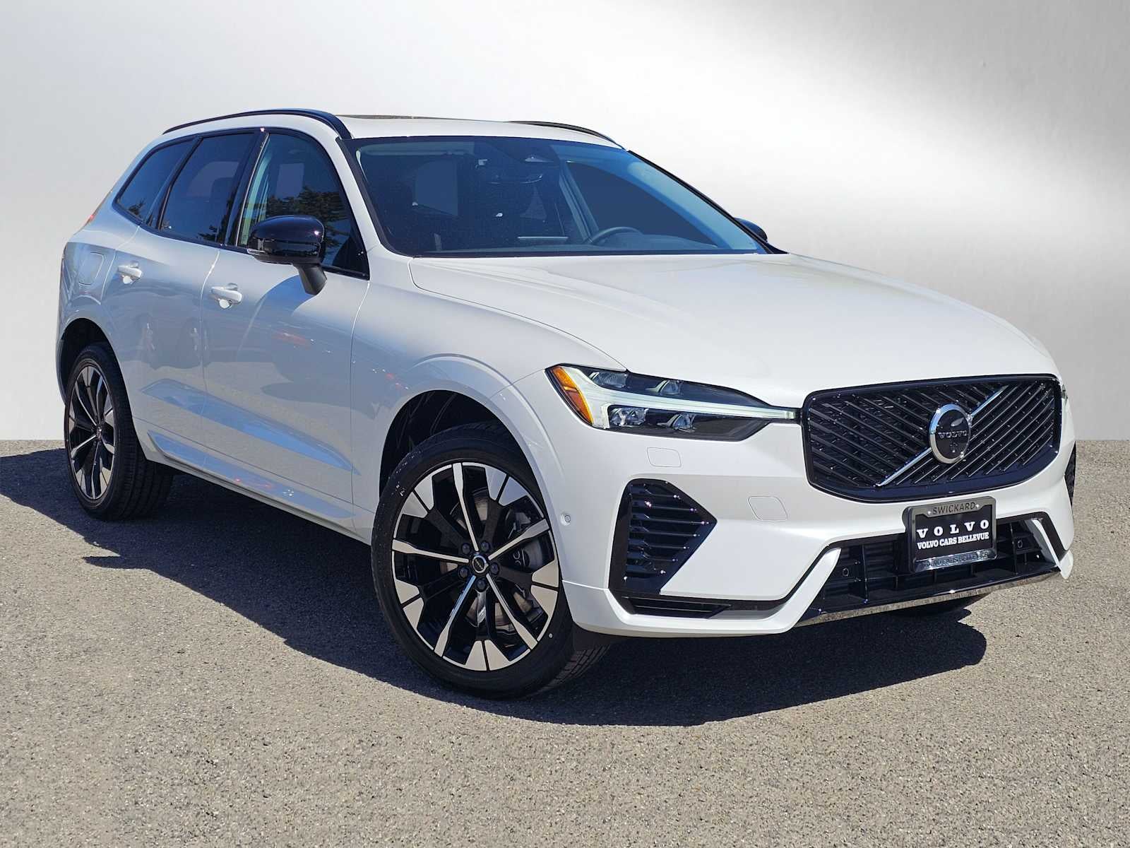 2026 Volvo XC60 Plug-In Hybrid Plus