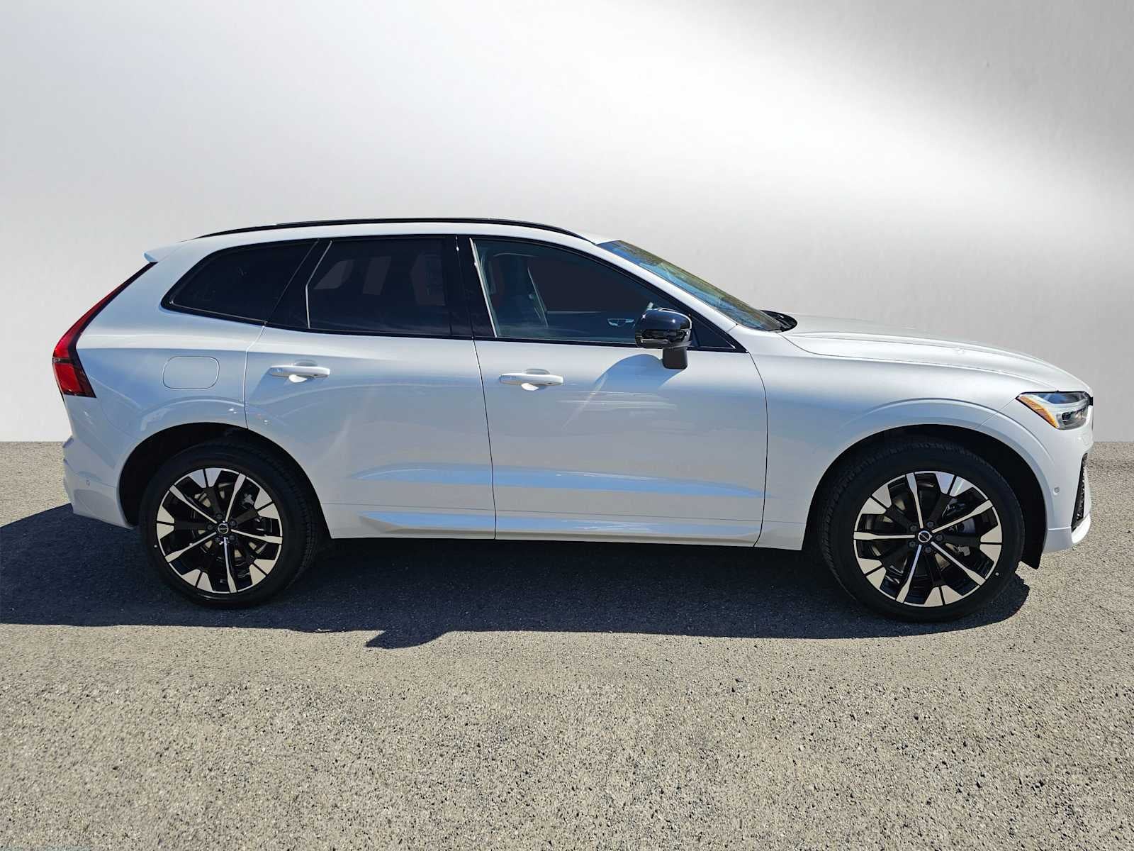 2026 Volvo XC60 Plug-In Hybrid Plus